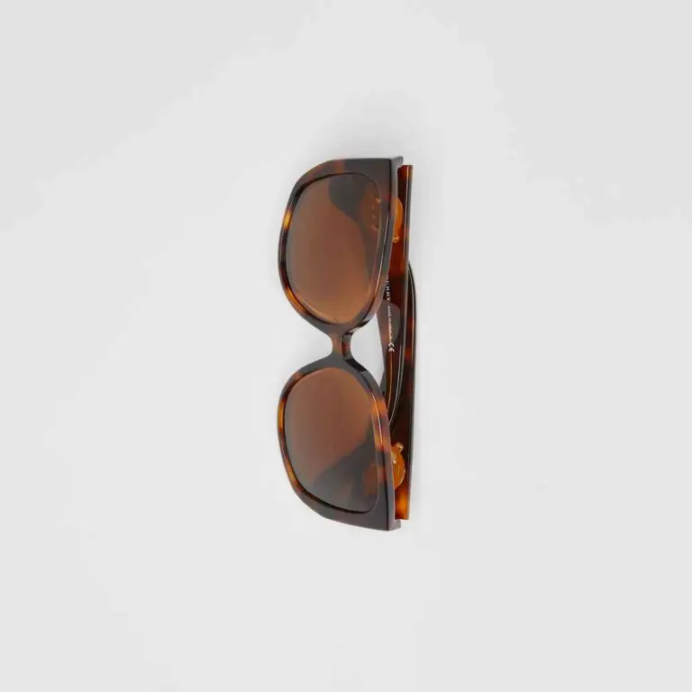 Burberry Oversized Butterfly Frame Sunglasses - Image 3