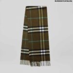 Burberry The Classic Check Cashmere Scarf