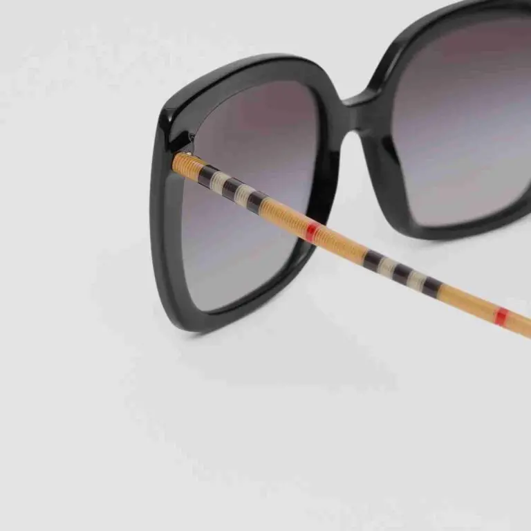 Burberry Oversized Square Frame Sunglasses - Image 4