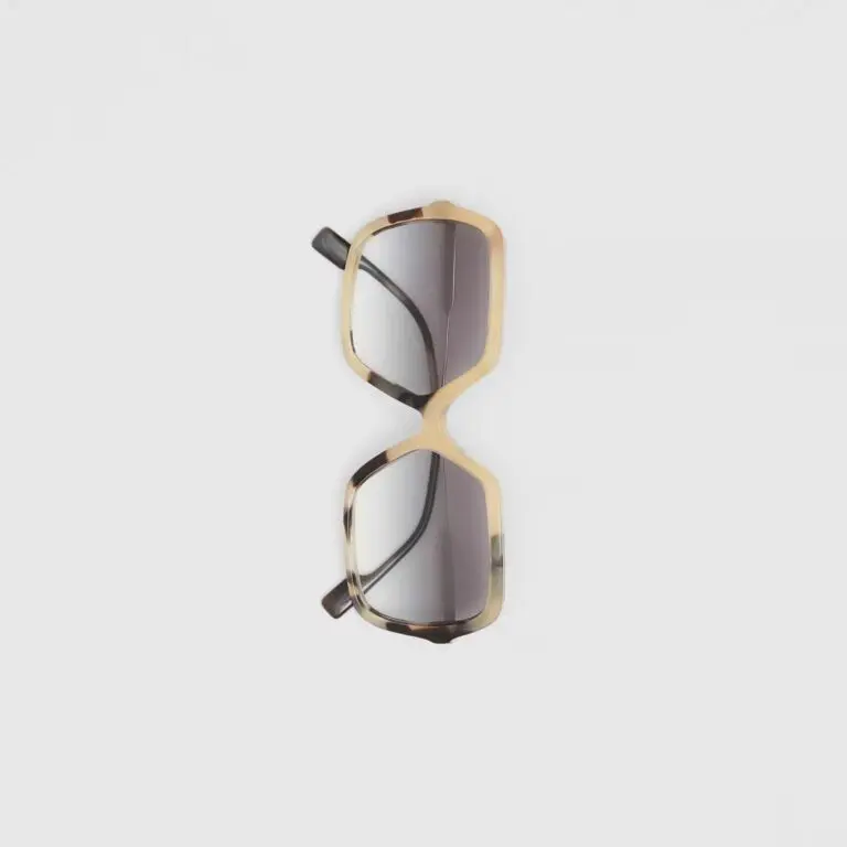 Burberry Oversized Square Frame Sunglasses - Image 3