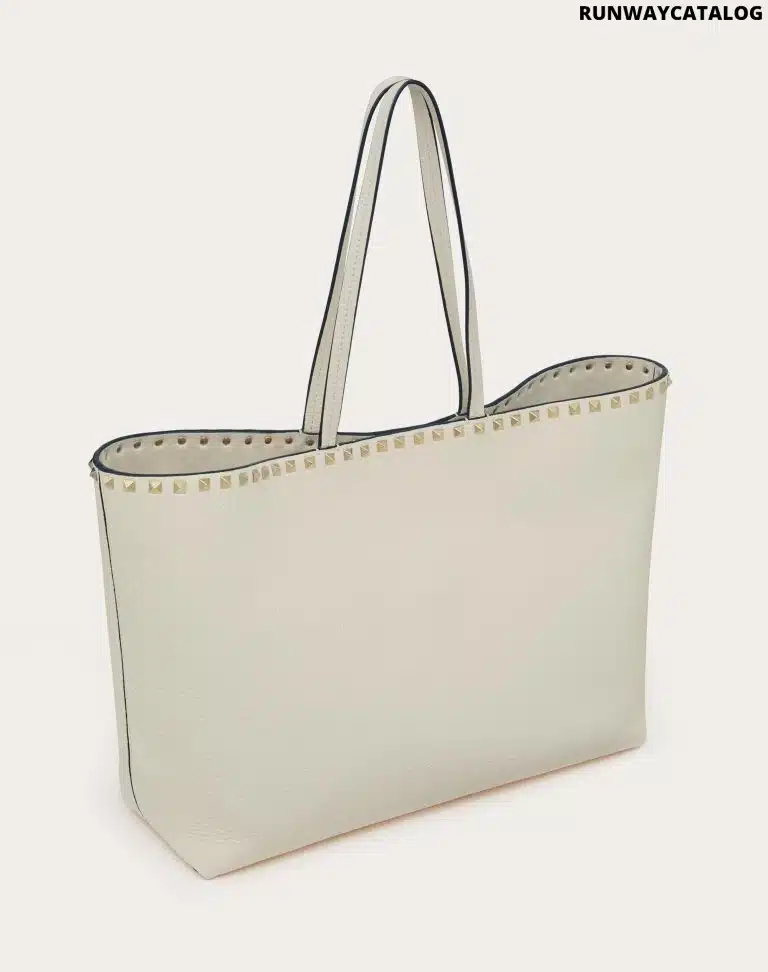 ROCKSTUD GRAINY CALFSKIN TOTE BAG - Image 4