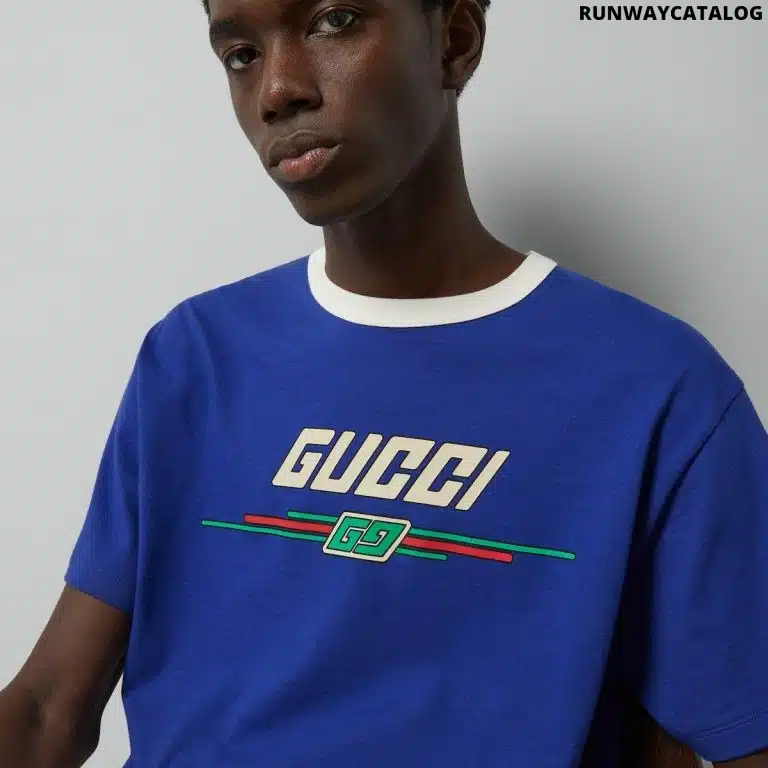 T-SHIRT WITH GUCCI PRINT - Image 2