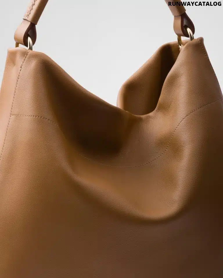 Large leather shoulder bag - Image 4