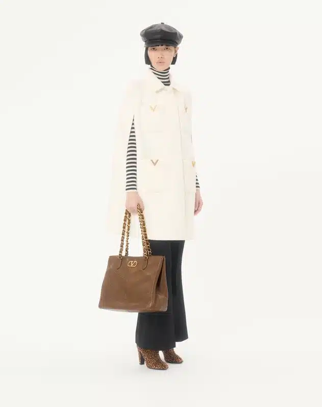 Valentino Garavani Laseine Shopping Bag In Nappa Leather With A Chevron Pattern - Image 2