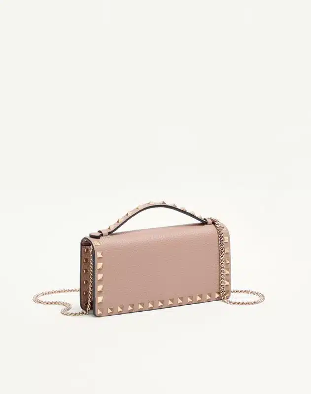 Rockstud Wallet With Chain In Grainy Calfskin - Image 2
