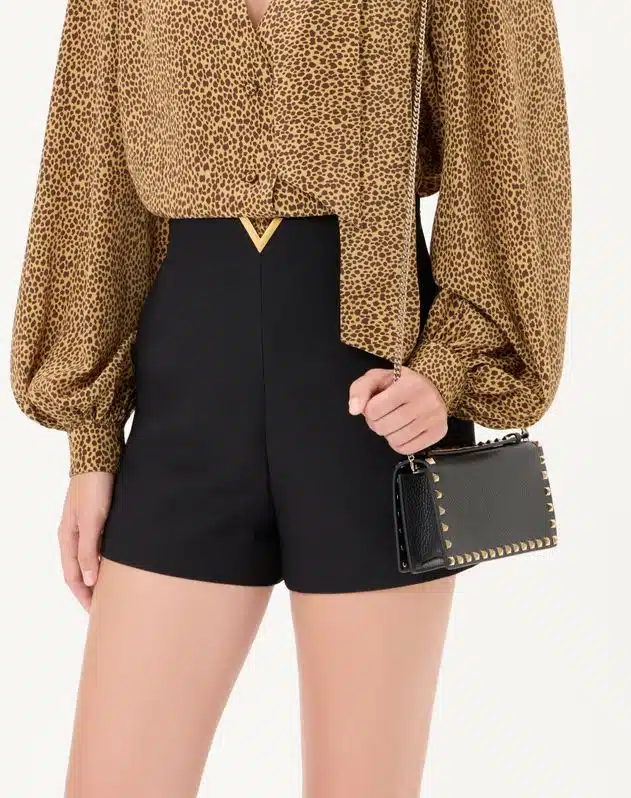 Rockstud Wallet With Chain In Grainy Calfskin