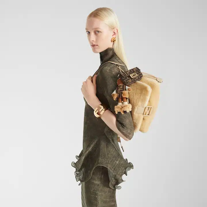 Mamma Baguette Medium Beige shearling bag - Image 4