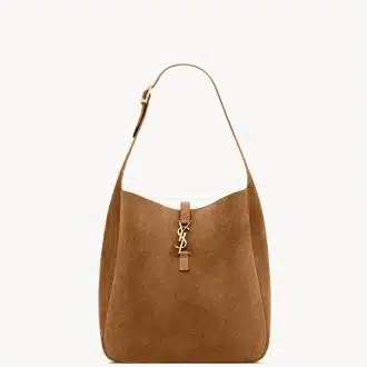 LE 5 À 7 SUPPLE LARGE IN SUEDE CARAMEL COGNAC